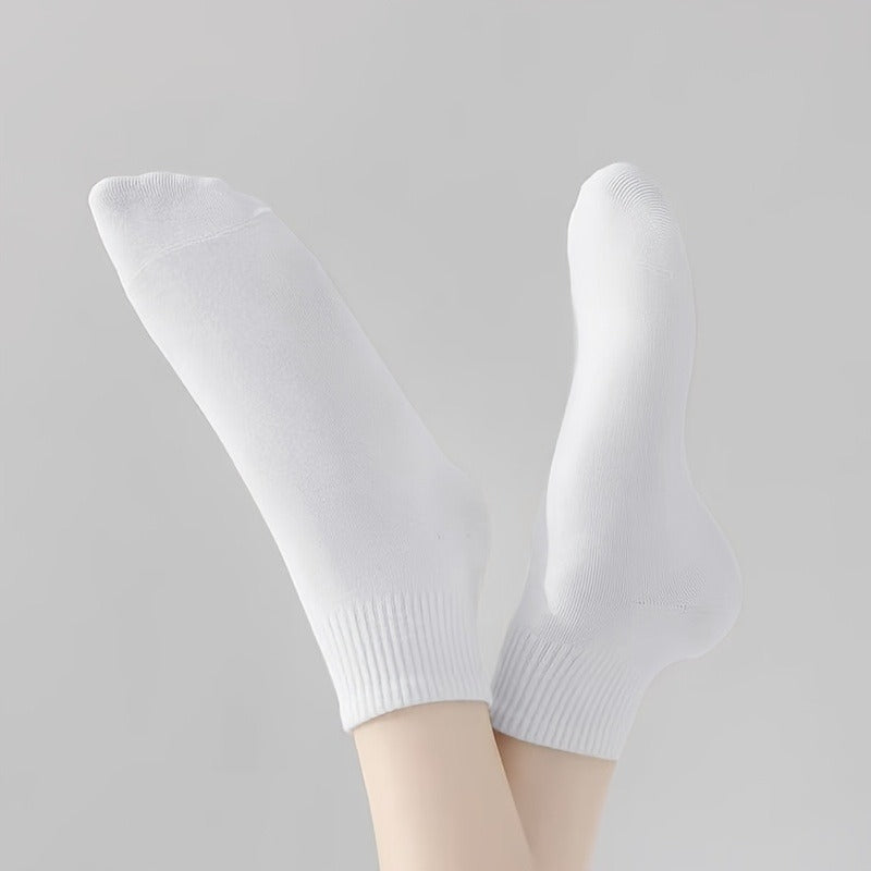 5 Pairs Of Women's Cotton Socks Are Made Of Cotton Fabric