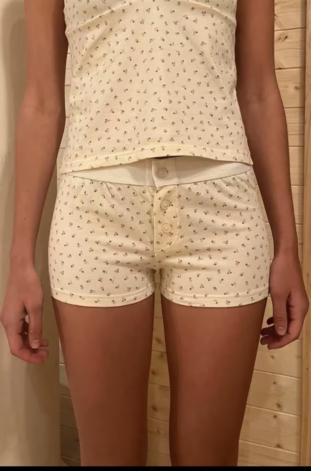 Women's Simple Low Waist Floral Shorts