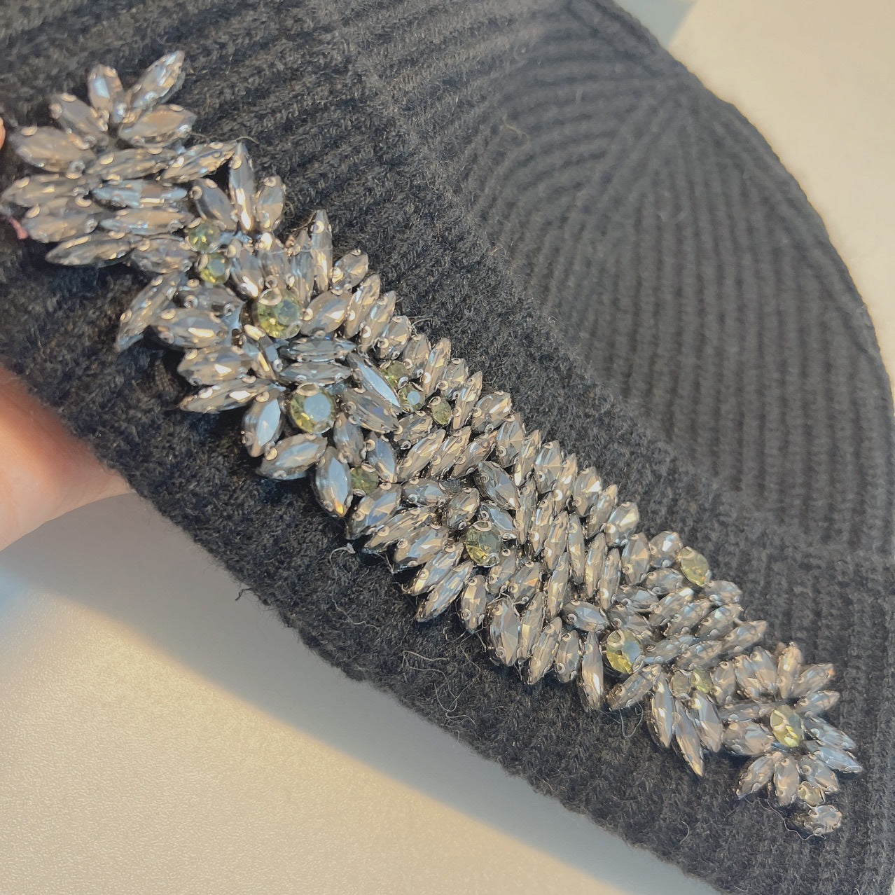 Autumn And Winter French Heavy Industry Rhinestone Inlaid Woolen Cap Women